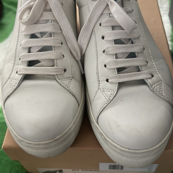 Givenchy white sneakers size 6 Preloved good condition w box - Picture 3 of 5